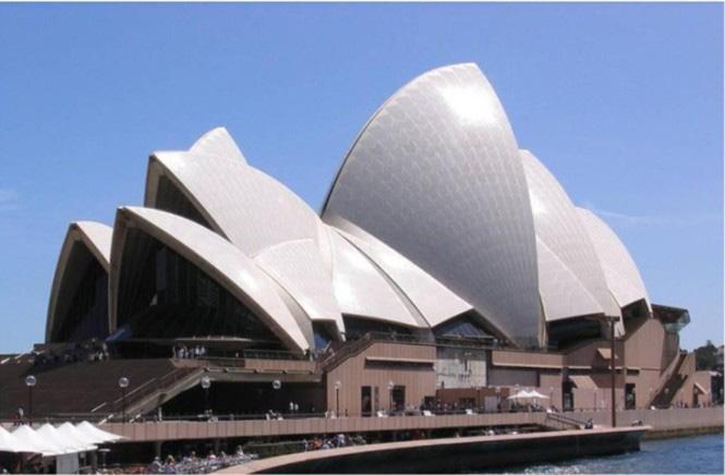 双曲铝單(dan)板廠(chǎng)傢(jia)